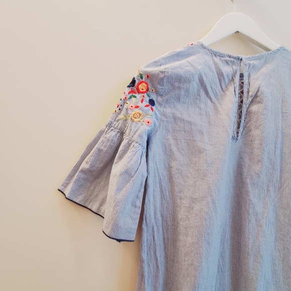 Zara seersucker stripes in blue and white with floral embroidery details - Picture 8 of 8